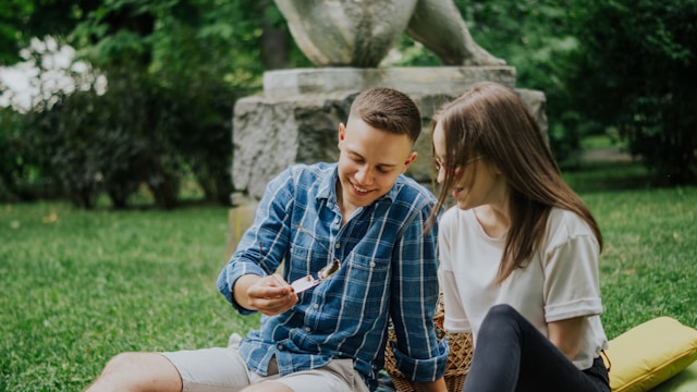 7 Signs You Should Cut Her Off in the Talking Stage