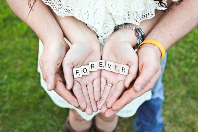 How to Navigate Long-Distance Relationships in a Digital Age