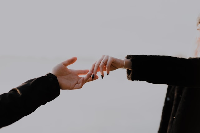 How to Navigate Long-Distance Relationships in a Digital Age