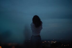Read more about the article How to let her go: 3 Simple steps to stop thinking about her