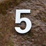 5 Clear Signs You’re Forcing a Relationship